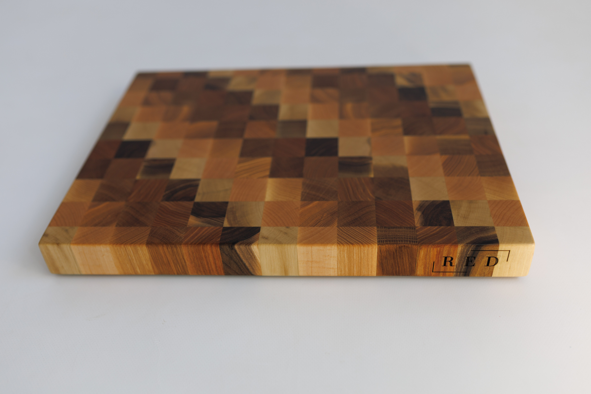 redboard-pixel-kopshout-snijplank-endgrain-houten-snijplank-3